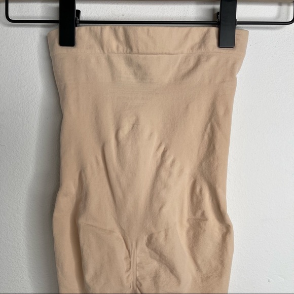 SPANX Nude High Waisted Mid Thigh Short Shape-wear Tummy-Control Seamless Small - Picture 10 of 15